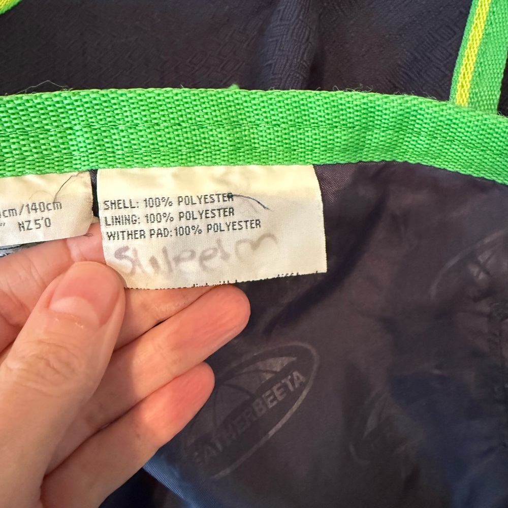 Used Horse Weatherbeeta Comfitec Dynamic Light Turnout Sheet. 75” - Picture 6 of 6